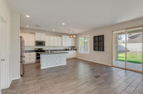 2126 Aire Libre Ave, Phoenix AZ 85022 exterior