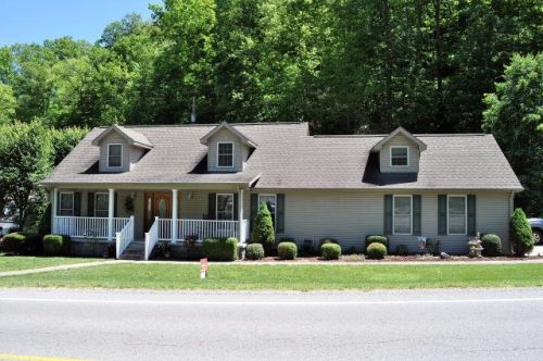 223 Cedar Hills Dr, Pikeville, KY 41501-8700
