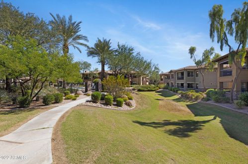 21320 56th St, Phoenix AZ 85054-5401 exterior