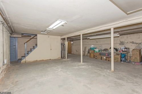 412 Greylock Pkwy, Belleville NJ 07109-2761 exterior