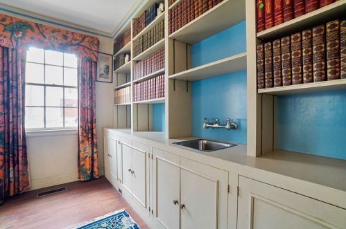 414 Westfield St, Dedham MA 02026-5626 exterior