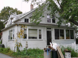 41 Curve St, Newton, MA 02465-2206