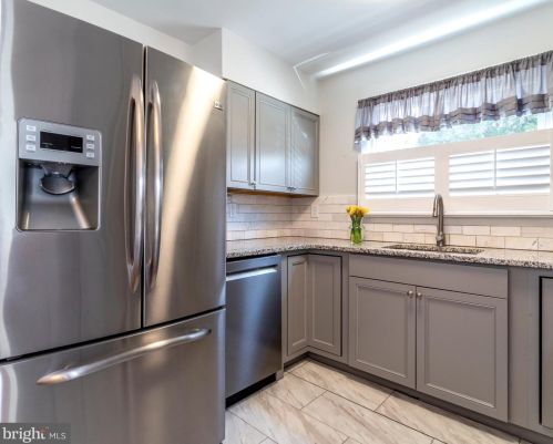 166 Frd Ave, West Deptford NJ 08096-5034 exterior