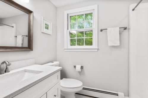 18 Pennacook St, Norfolk MA  02056-1117 exterior