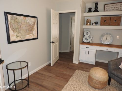 3041 Blackhawk Dr, Phoenix AZ 85050-4821 exterior