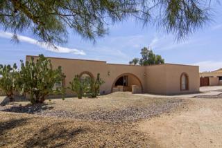 4215 Paradise Ln, Phoenix AZ  85032-3330 exterior