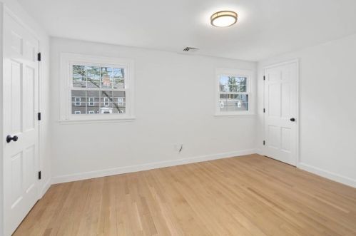 7 Queen Anne Ln, Hingham MA  02043-3904 exterior