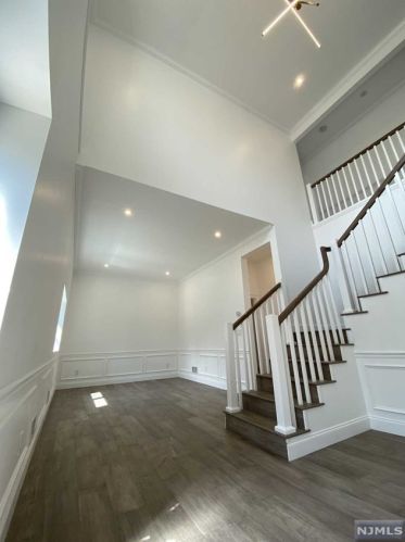 73 Merritt Ave, Cresskill NJ  07626-2419 exterior