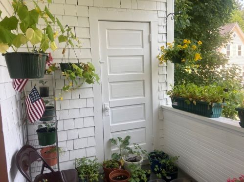 2 Montague St, Worcester MA 01603-3125 exterior