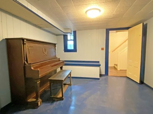 117 Mount Vernon St, Newton MA 02465-2559 exterior