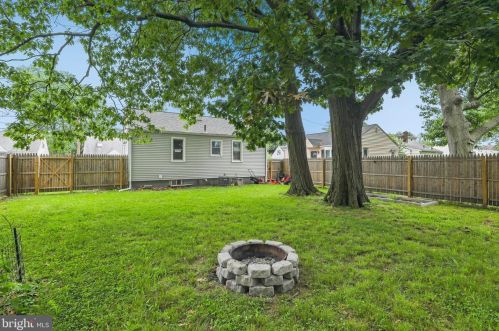 703 Washington Ave, West Deptford NJ 08096-1035 exterior