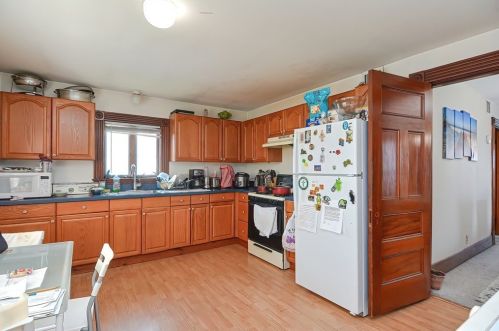 75 Cleveland Ave, Everett, MA 02149-1312