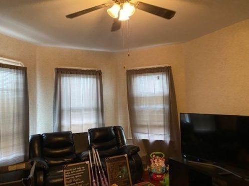 69 Covell St, New Bedford MA 02745-6024 exterior