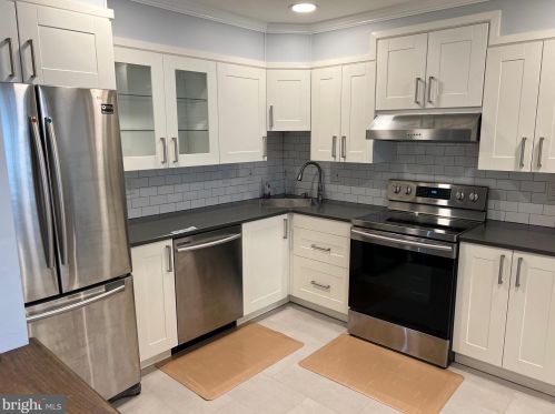 79 Tarragon Ct, West Deptford NJ  08086-2419 exterior