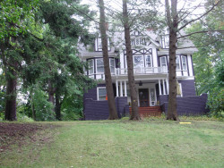 1564 Beacon St, Newton, MA 02468-1508