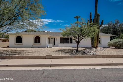 9443 35th Pl, Phoenix, AZ 85028-4932