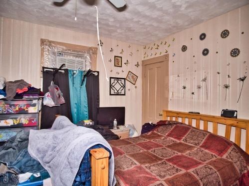 24 Adams St, New Bedford MA 02746-1333 exterior