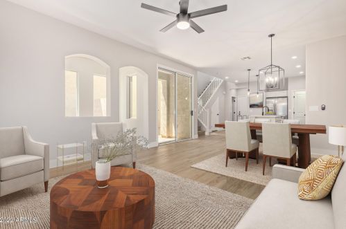 1932 77th Gln, Phoenix, AZ 85035-5060