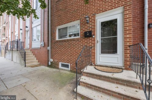 813 15th St, Philadelphia, PA 19146-0022