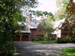 111 Exeter St, Newton, MA 02465-2808