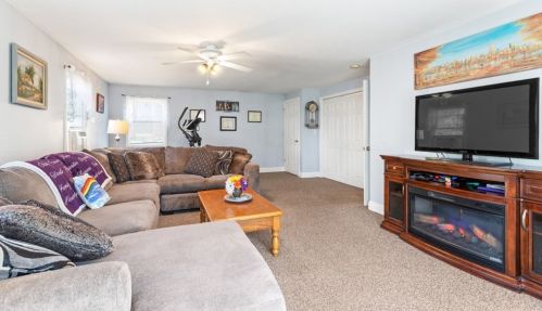 9 Hall Pl, Quincy MA 02169-4027 exterior