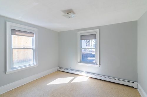 52 Town Hill St, Quincy MA 02169-6430 exterior