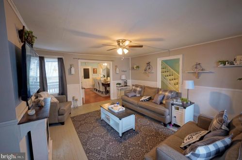 61 Barber Ave, West Deptford NJ 08096-2832 exterior