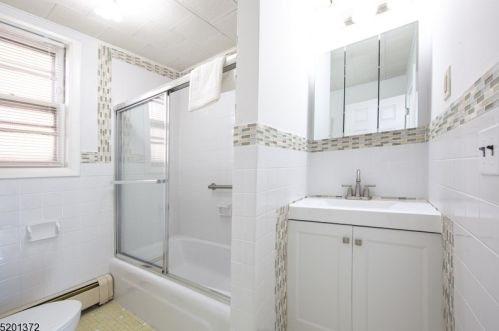 18 Clinton St, Belleville NJ  07109-2414 exterior