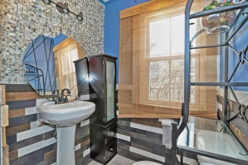 8 Orchard St, Lawrence, MA 01840-1716