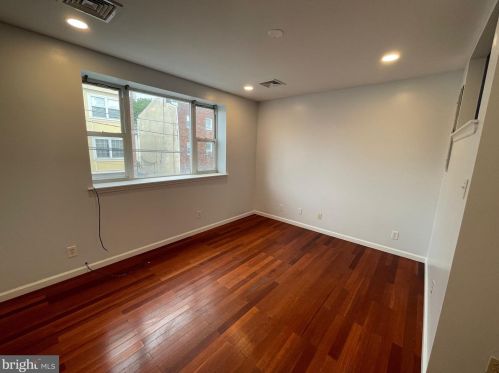 1239 6 St, Philadelphia PA 19140-4561 exterior