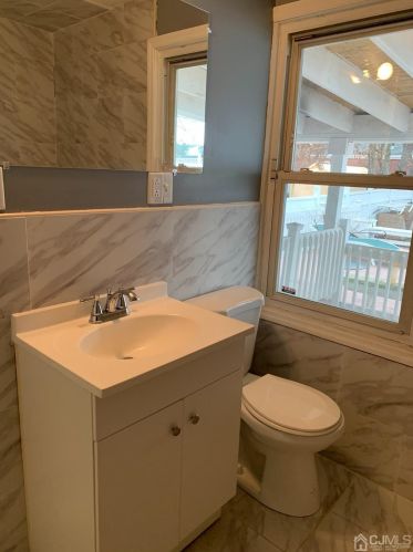 247 Cherry St, Carteret NJ 07008-1745 exterior