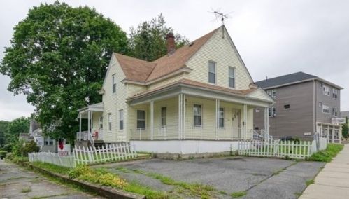 348 Hamilton St, Worcester, MA 01604-2224