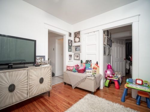 1025 Pleasant St, Weymouth MA 02189-2515 exterior