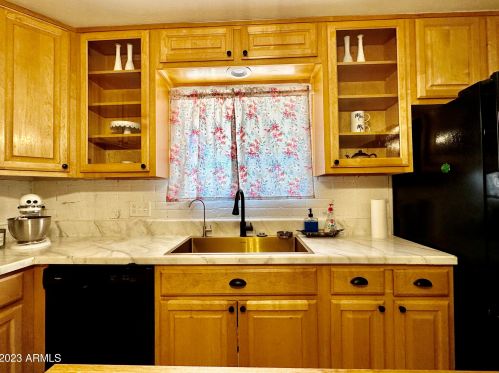 2908 Corrine Dr, Phoenix AZ 85029-1937 exterior