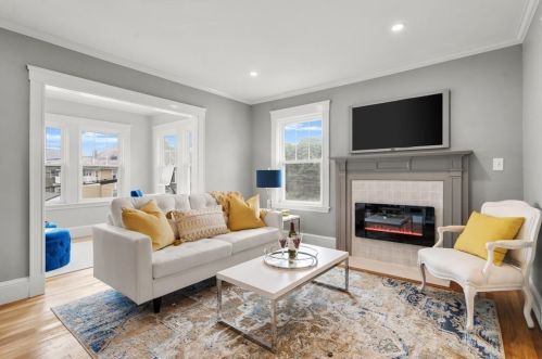 75 Maynard St, Arlington, MA 02474-2317