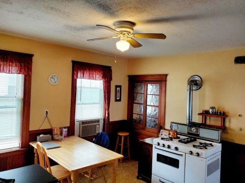 47 Sterling St, Worcester MA 01610-2146 exterior