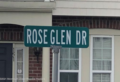 28 Kyle Dr, Tinton Falls NJ 07712-7535 exterior