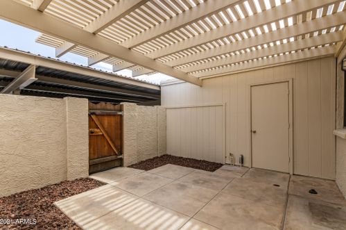 8225 Central Ave, Phoenix AZ  85020-3560 exterior