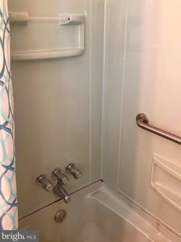 124 Military Dr, West Deptford NJ 08063-1507 exterior