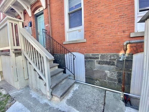 42 Summer St, Lawrence MA 01840-1718 exterior