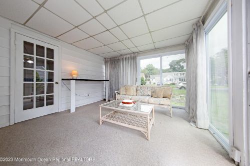 65 Little Silver Pkwy, Little Silver NJ 07739-1118 exterior