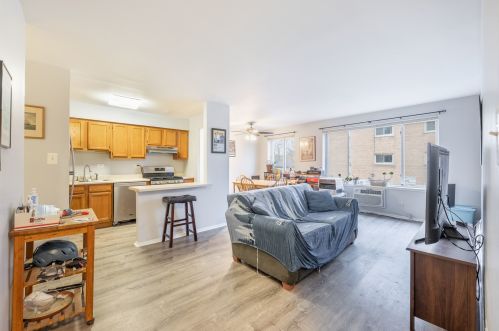 1227 Harlem Ave, Forest View, IL 60402-1065