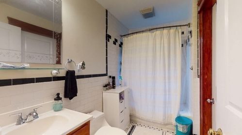 25 Circuit Ave, Worcester MA 01603-2159 exterior