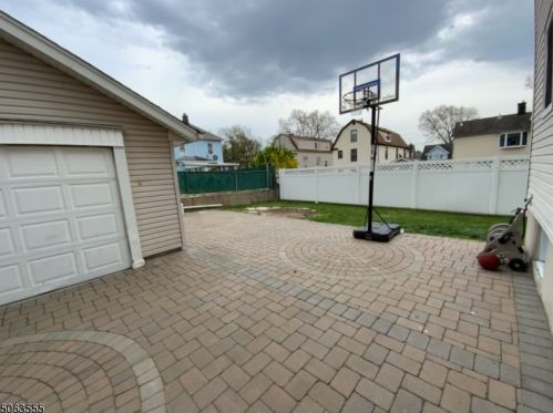 14 Oak St, Belleville NJ 07109-2659 exterior