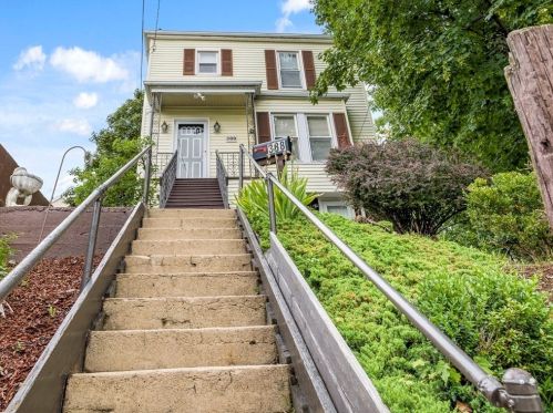 388 Crescent Ave, Chelsea, MA 02150-3127