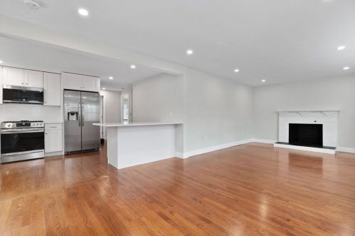 31 Jersey St, Dedham MA  02026-4942 exterior