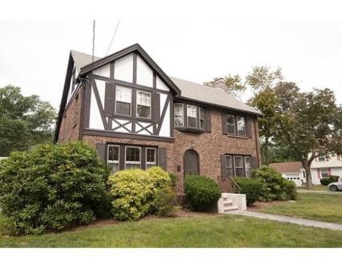 3 Rangeley Rd, Newton, MA 02465-1218