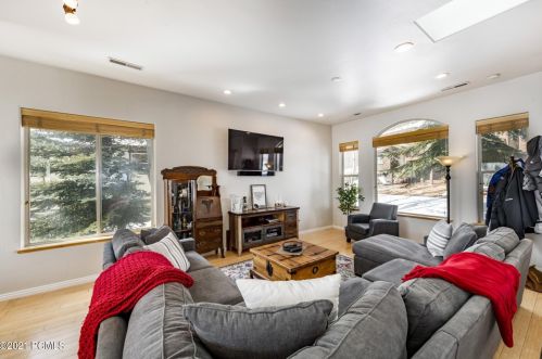 4019 Sunrise Dr, Park City UT 84098-4757 exterior