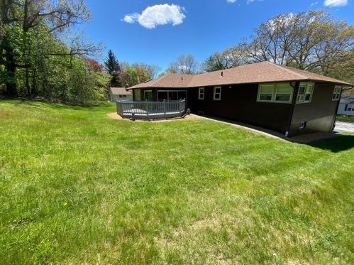 72 Moreland St, Worcester, MA 01609-1039