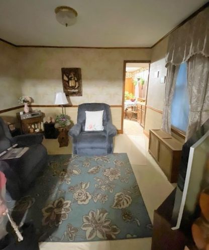 19 Haverhill St, Lawrence MA 01841-2817 exterior